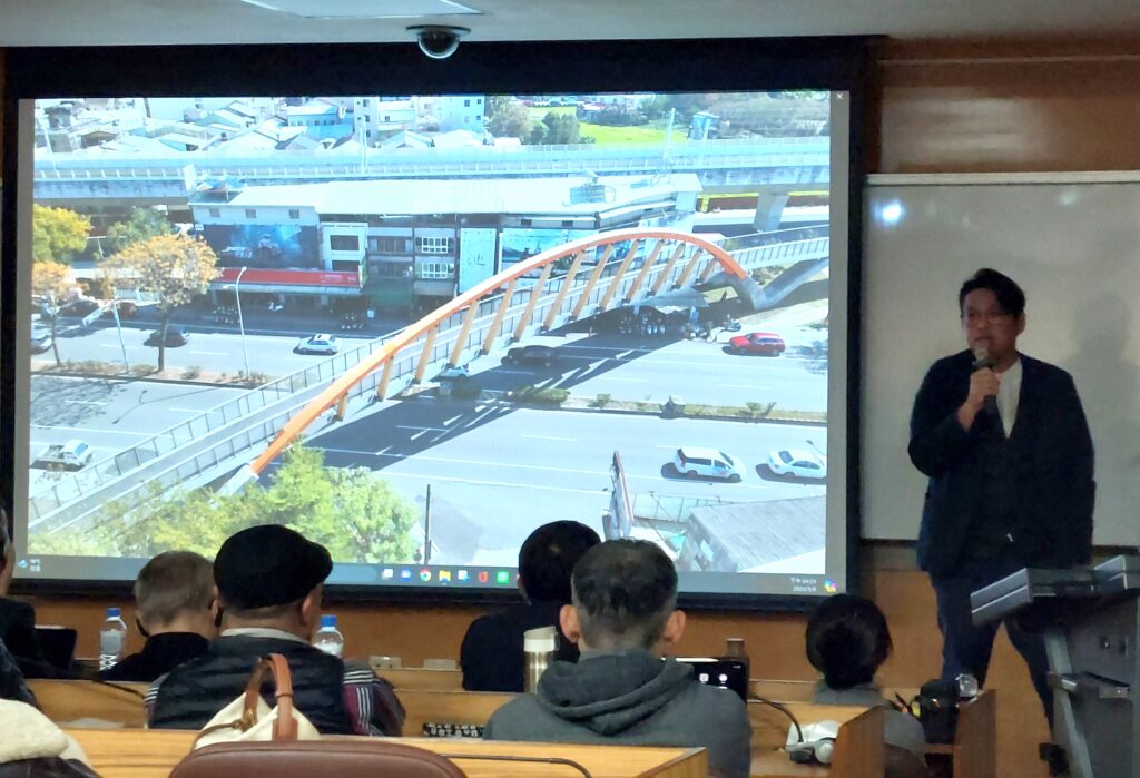 台中潭子的「潭心鐵馬空橋」（圖：遊藝建築）